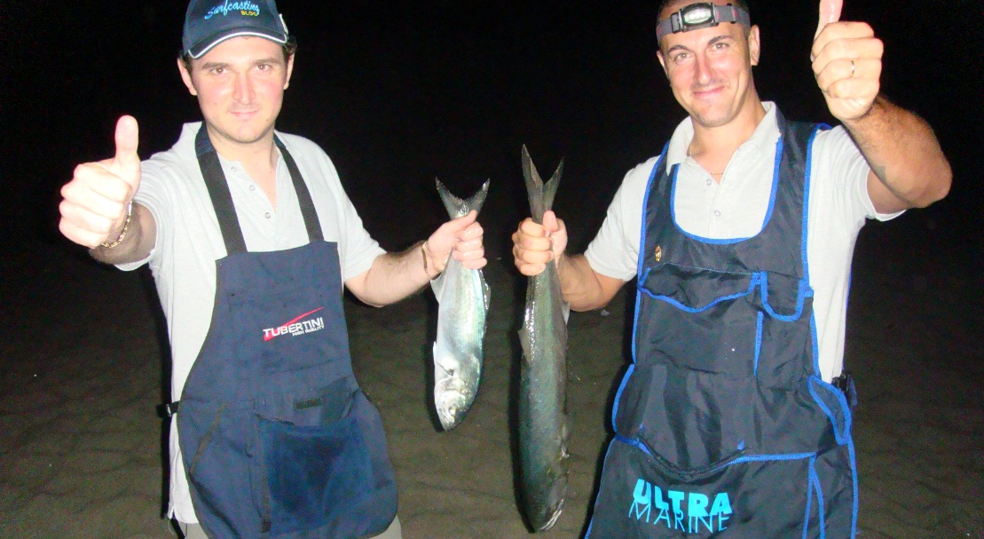 Pesci serra da e 5 kg pescati a surfcasting in teleferica