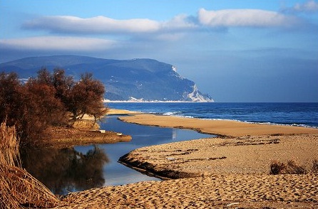 La Foce de Musone (porto Recanati) è un lido per praticare surfcasting nelle Marche,